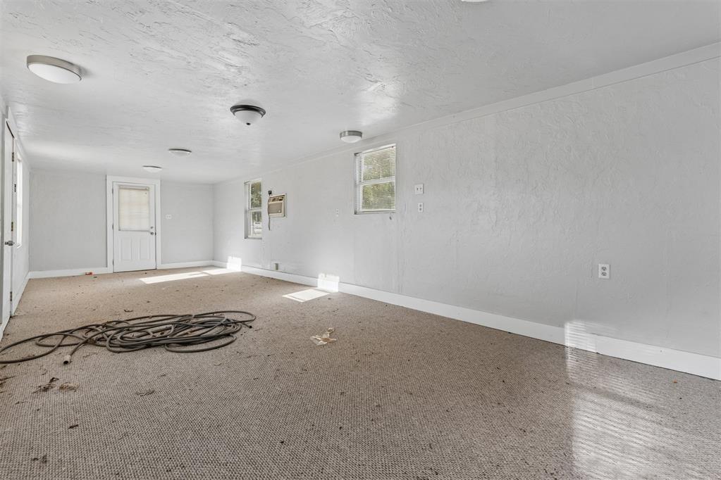 401 E Van Buren Street Property Photo 40