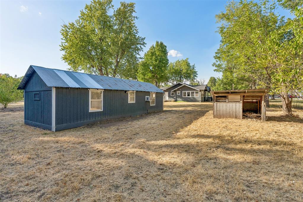 401 E Van Buren Street Property Photo 42