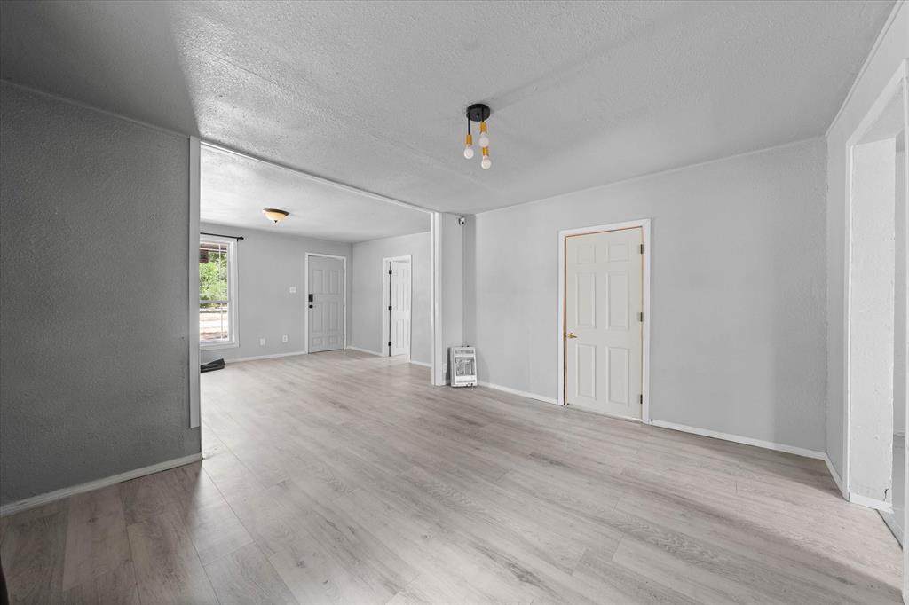 224 W 1st Street Property Photo 13