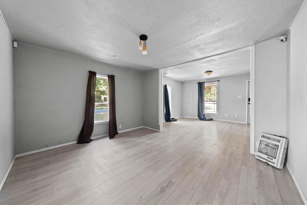 224 W 1st Street Property Photo 14