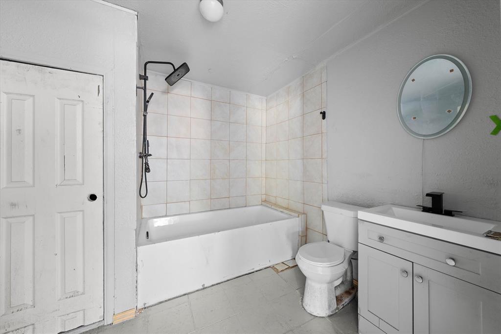 224 W 1st Street Property Photo 21