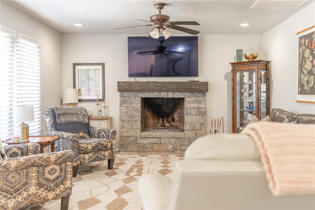 709 Rock Hollow Road Property Photo 4