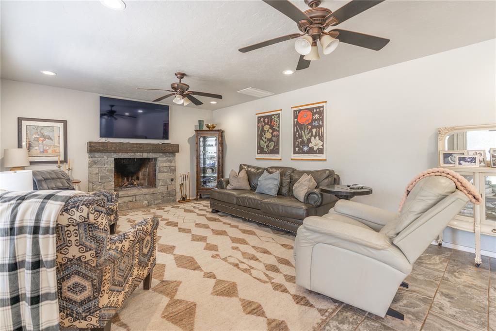 709 Rock Hollow Road Property Photo 8