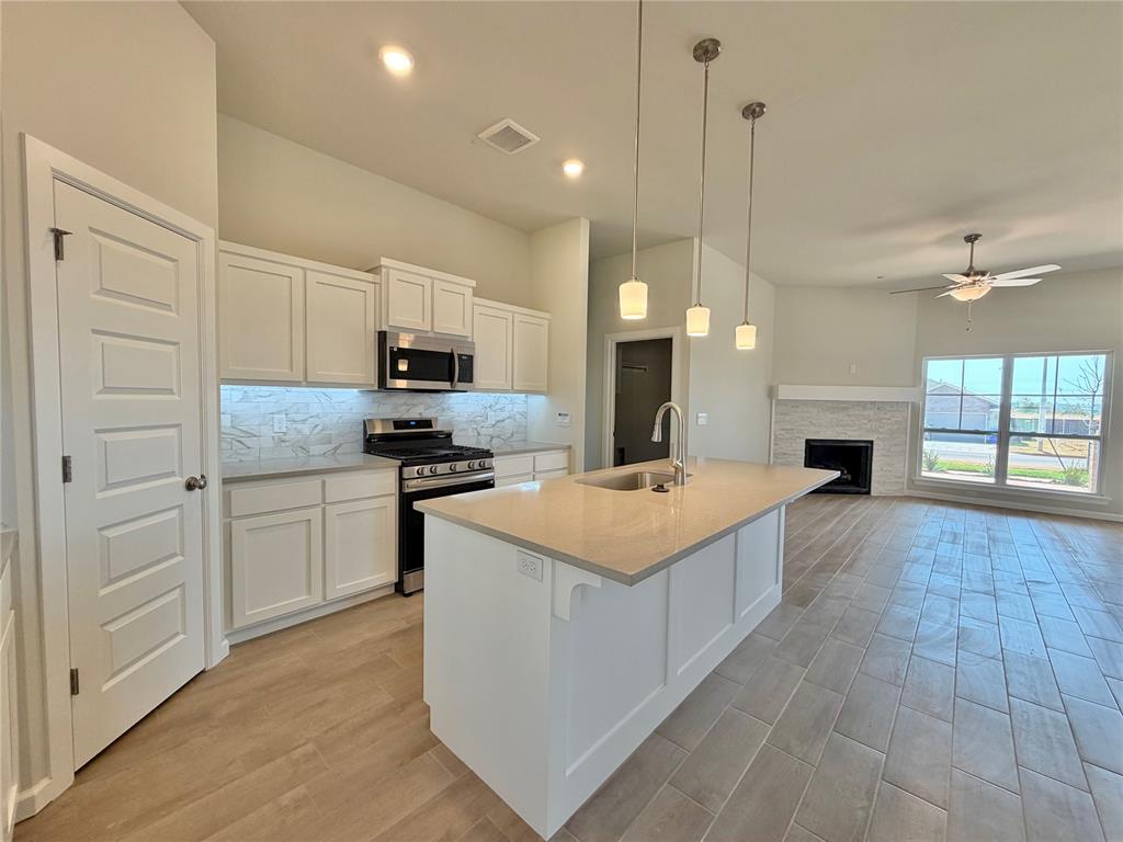 3927 Abingdon Drive Property Photo 5