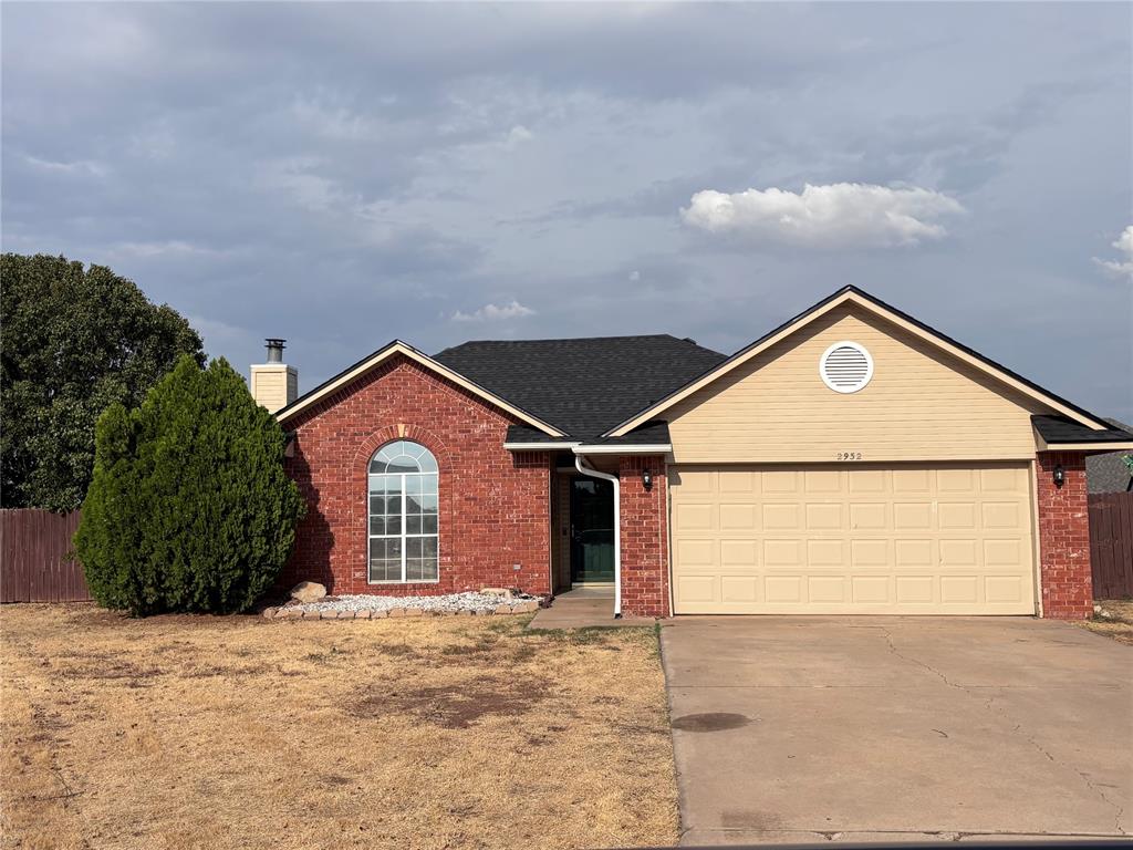2932 Laurel Circle Property Photo 1