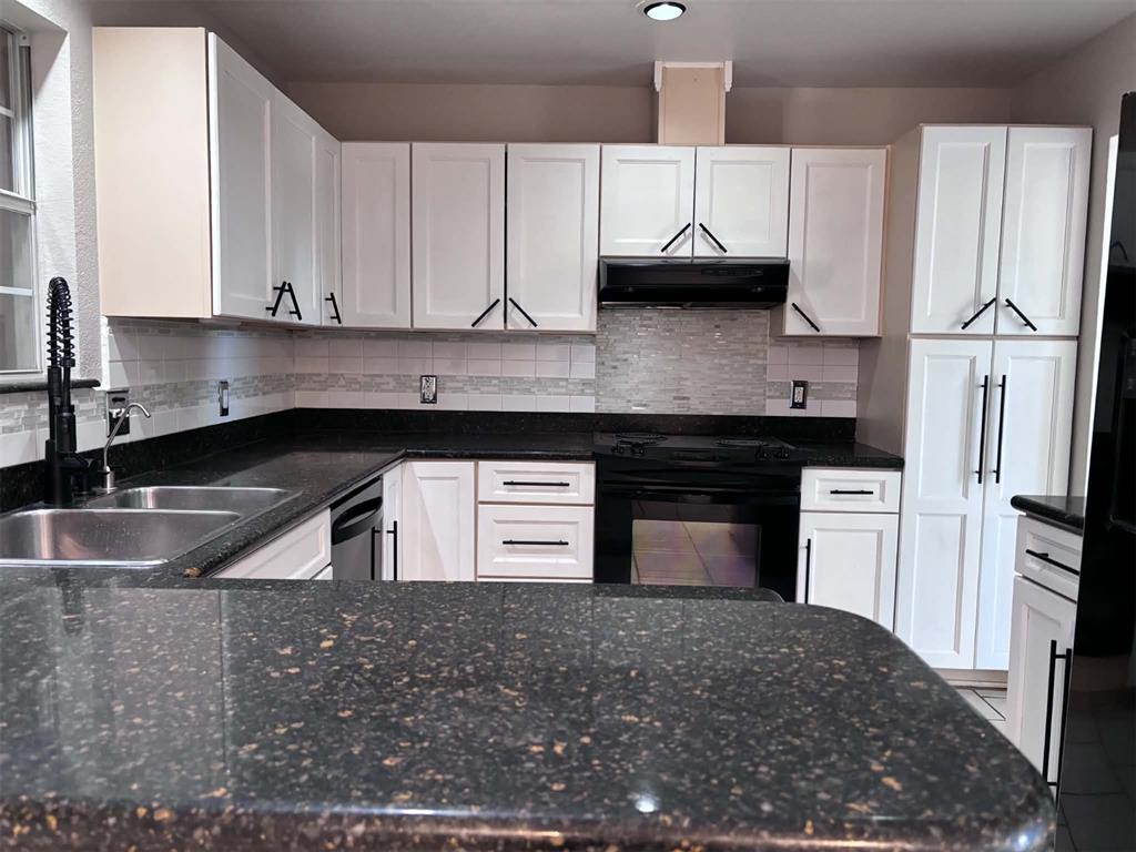 2932 Laurel Circle Property Photo 6
