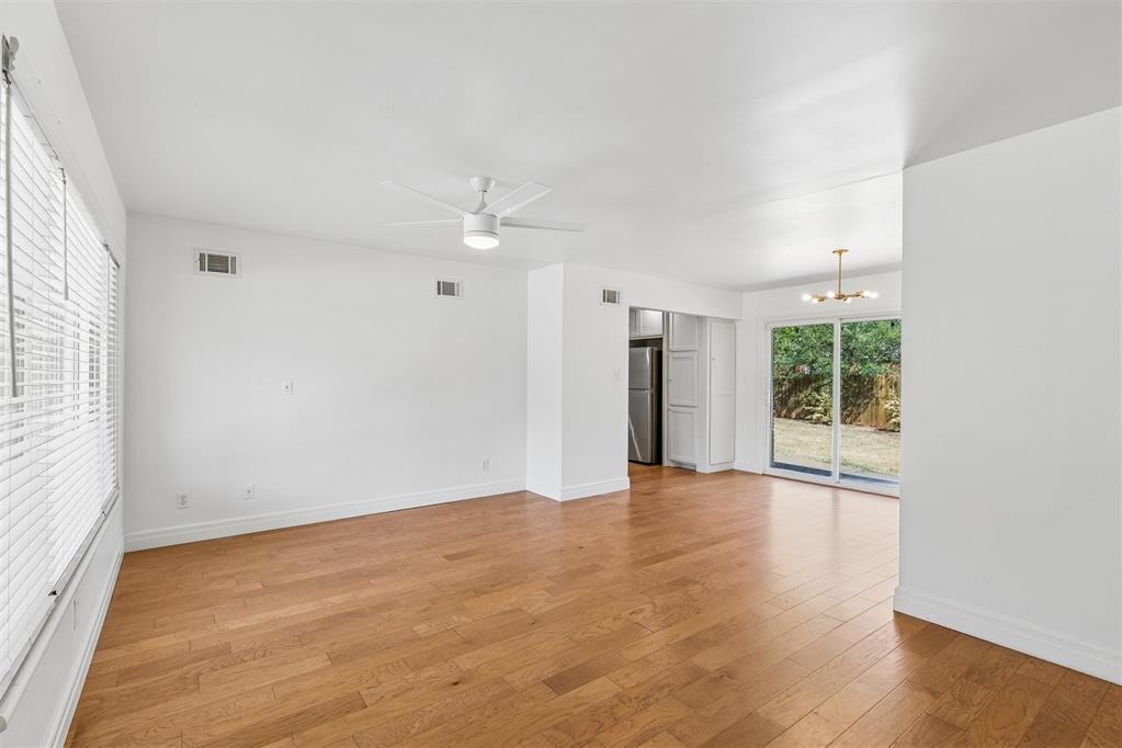 2305 Barclay Drive Property Photo 3