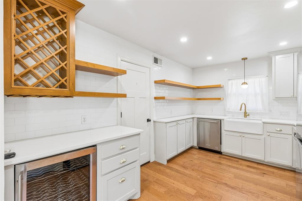 2305 Barclay Drive Property Photo 12