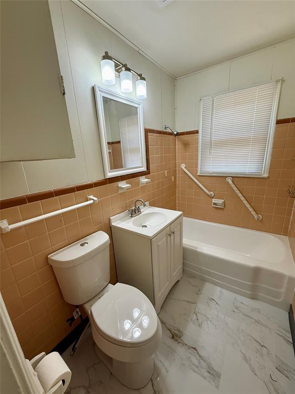 1323 Nw 81st Street Property Photo 6