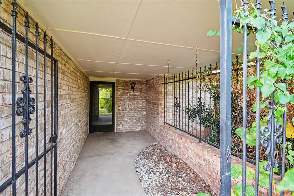 8604 Nw 91st Street Property Photo 3