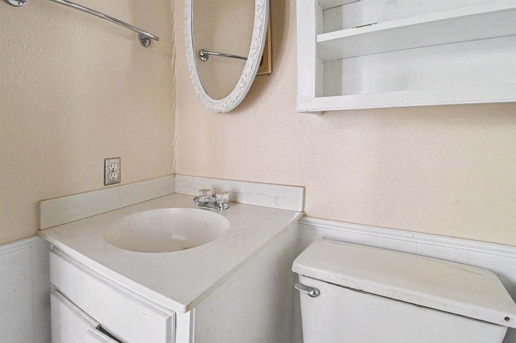 8604 Nw 91st Street Property Photo 16