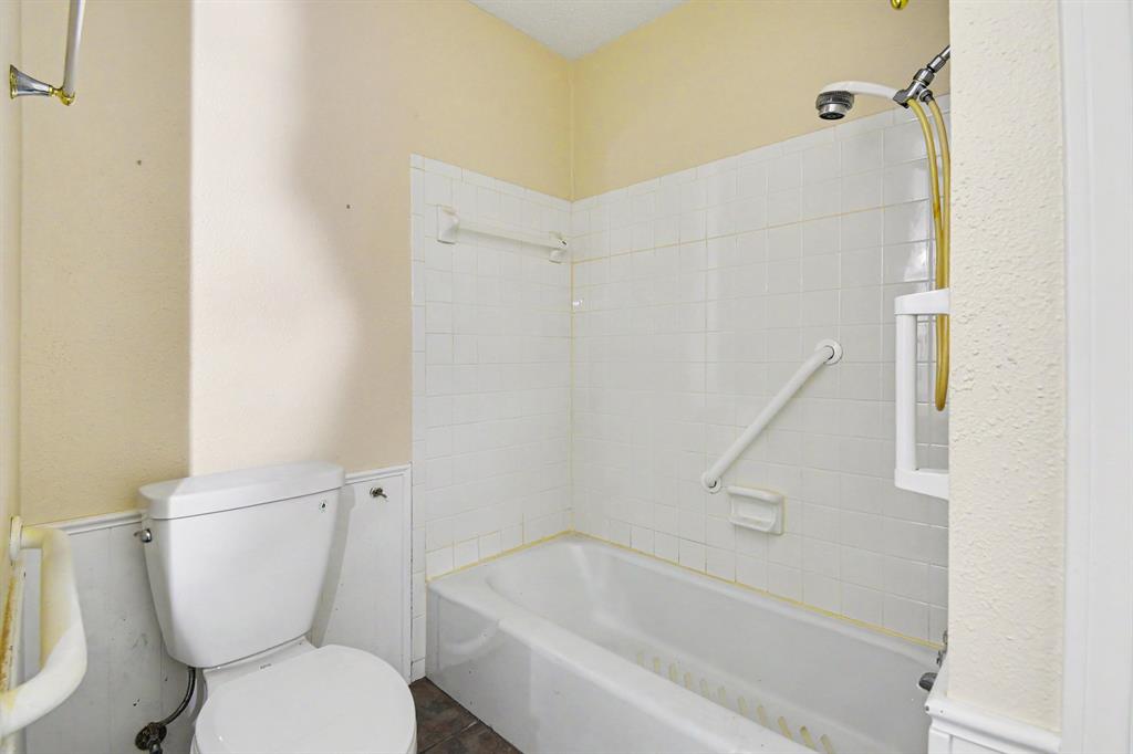 8604 Nw 91st Street Property Photo 21