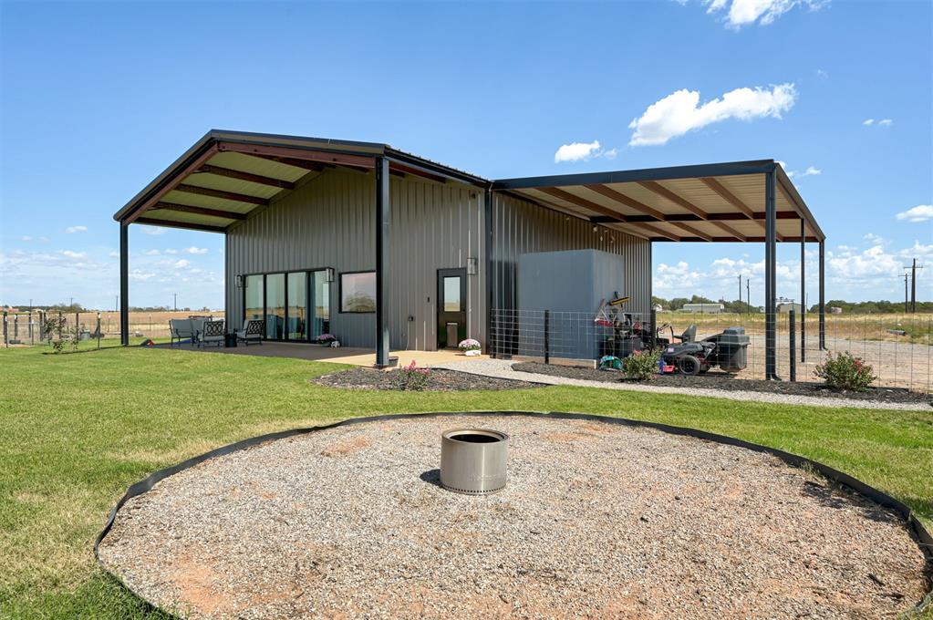20352 N 2990 Road Property Photo 1