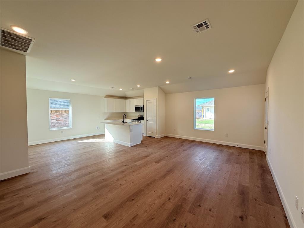 21227 Se 32nd Street Property Photo 2