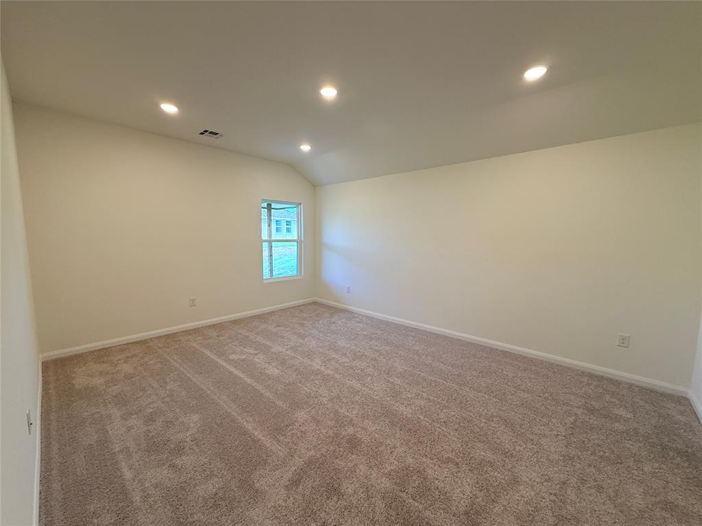 21227 Se 32nd Street Property Photo 4