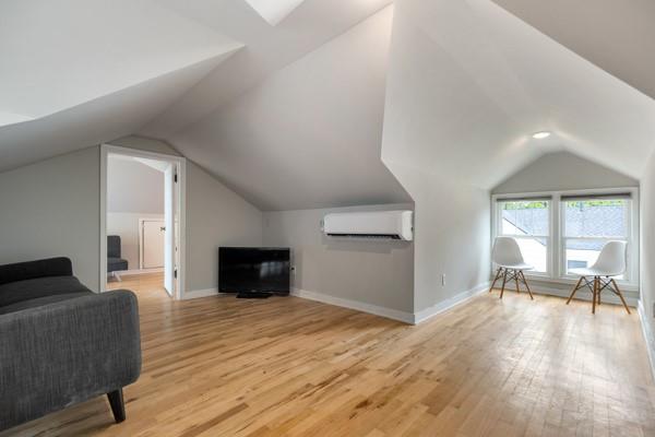 1127 W Symmes Street Property Photo 15
