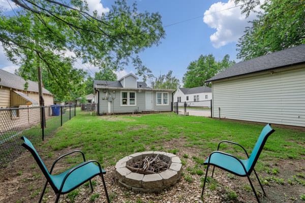 1127 W Symmes Street Property Photo 19