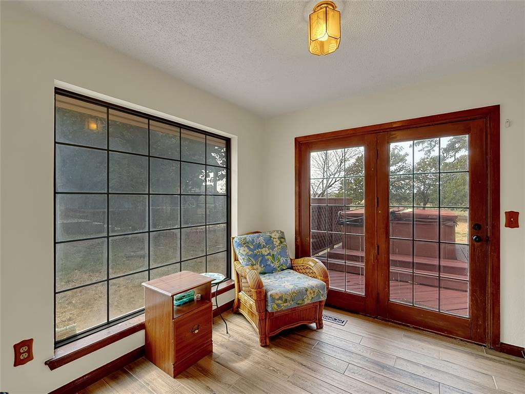 8225 Pleasant Oaks Drive Property Photo 12