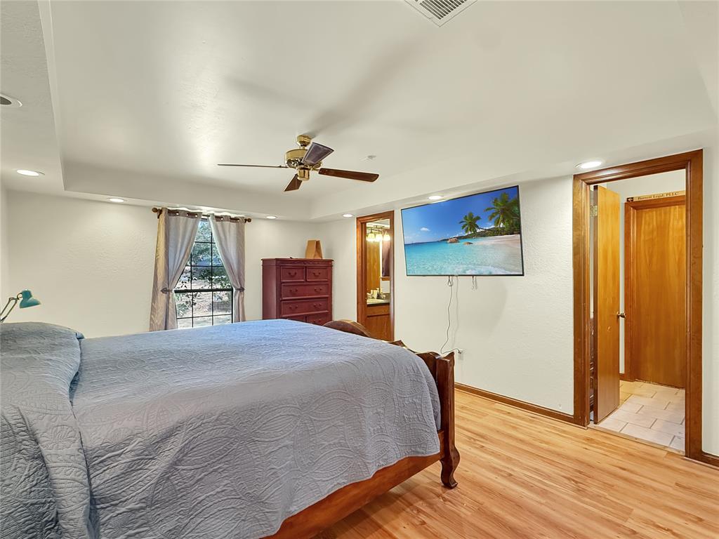 8225 Pleasant Oaks Drive Property Photo 13