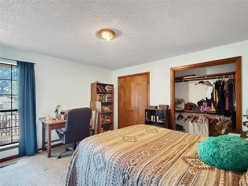 8225 Pleasant Oaks Drive Property Photo 23
