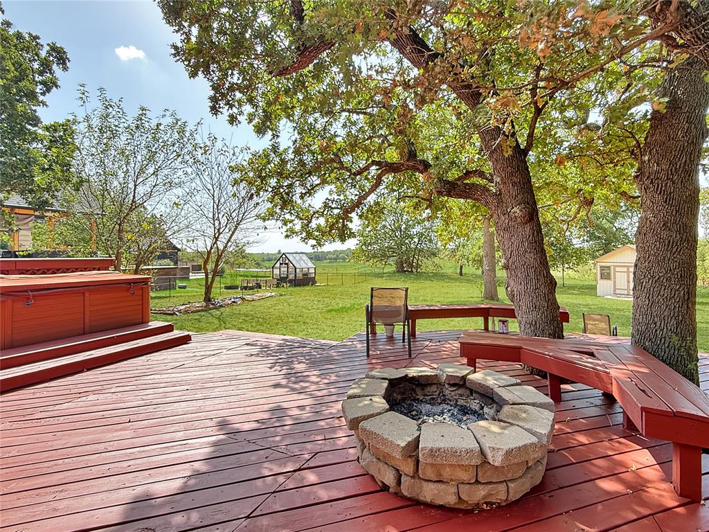 8225 Pleasant Oaks Drive Property Photo 24
