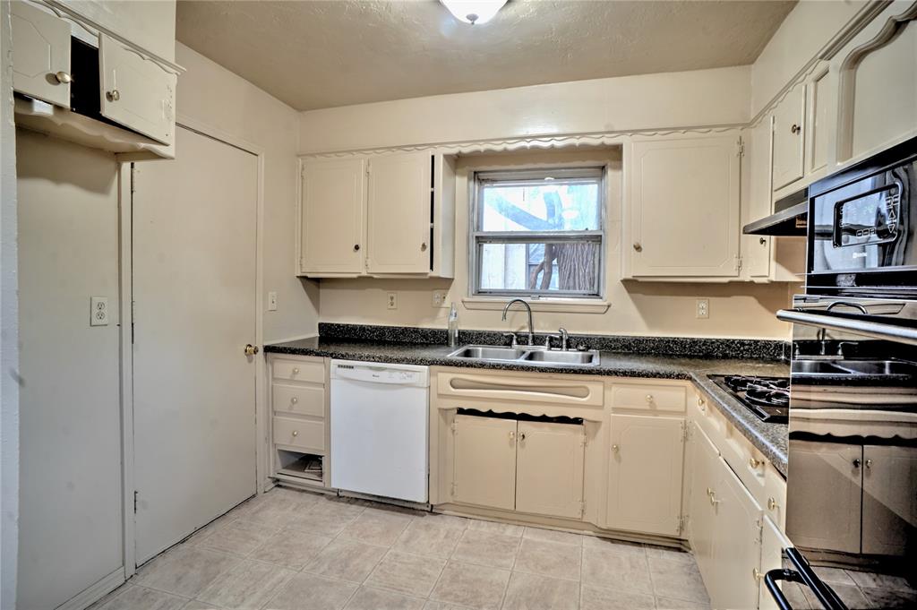 1217 Sw 46 Street Property Photo 6
