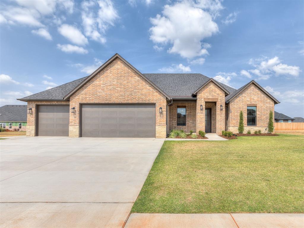 2217 W Cole Drive Property Photo 1