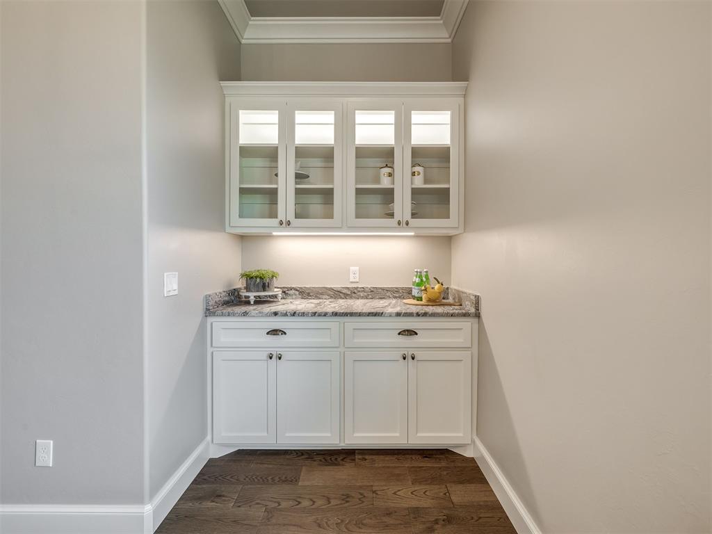 2217 W Cole Drive Property Photo 18