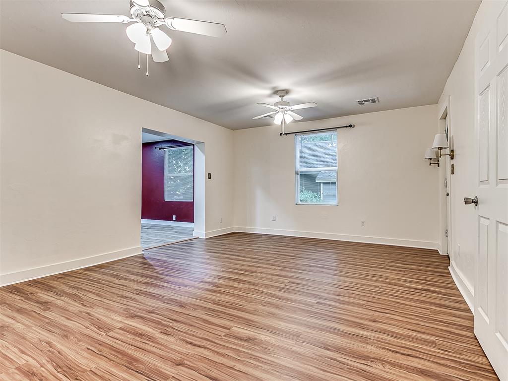 1218 W Noble Avenue Property Photo 7