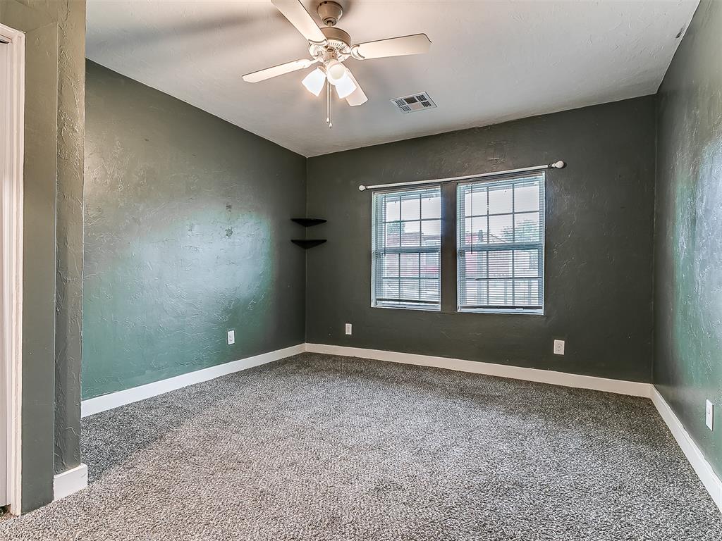 1218 W Noble Avenue Property Photo 13