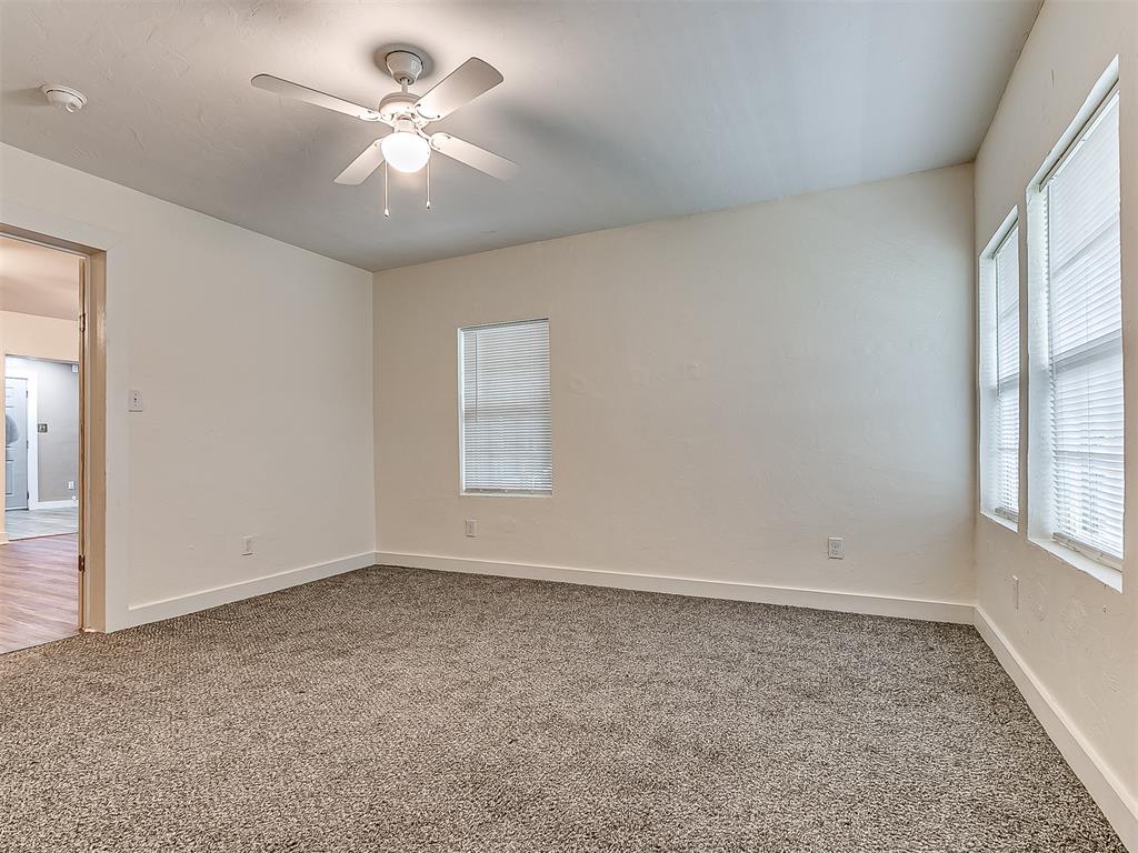 1218 W Noble Avenue Property Photo 18