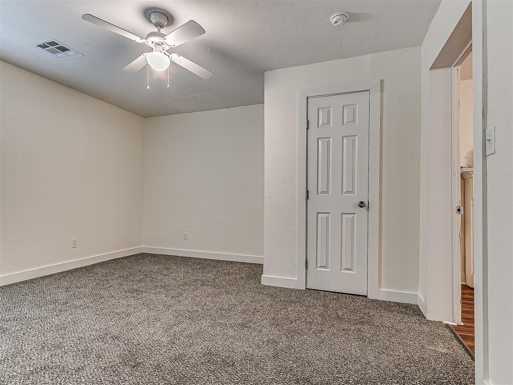 1218 W Noble Avenue Property Photo 19
