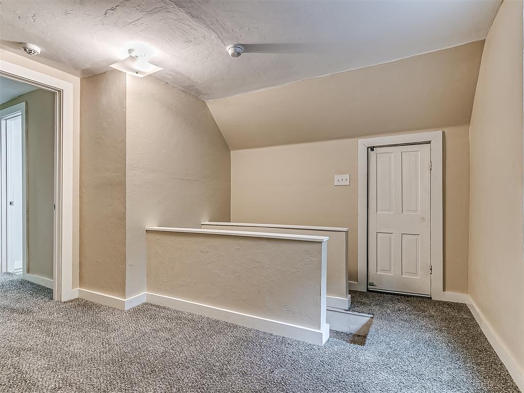 1218 W Noble Avenue Property Photo 20