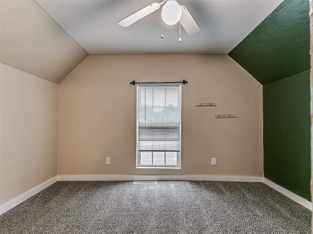 1218 W Noble Avenue Property Photo 22