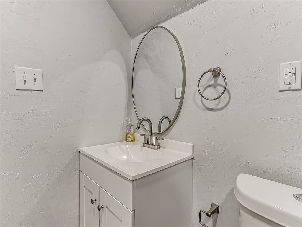 1218 W Noble Avenue Property Photo 25
