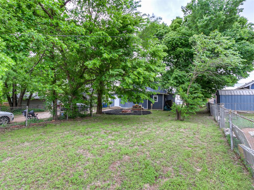 1218 W Noble Avenue Property Photo 29