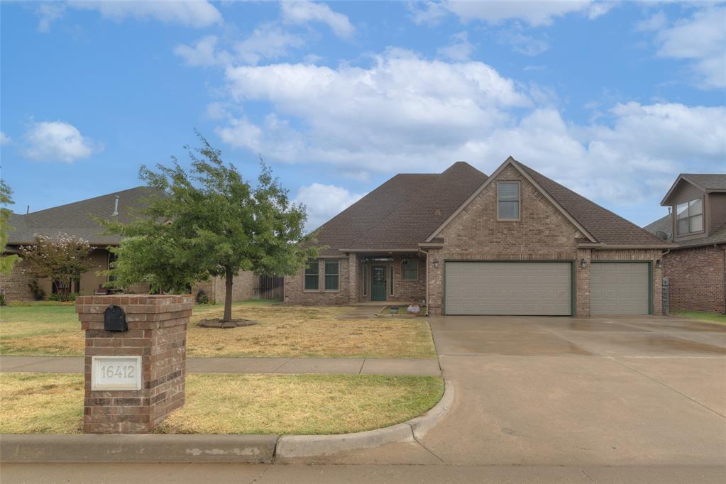 16412 Old Oak Drive Property Photo 2