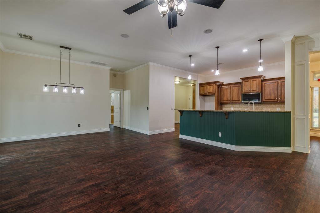 16412 Old Oak Drive Property Photo 8
