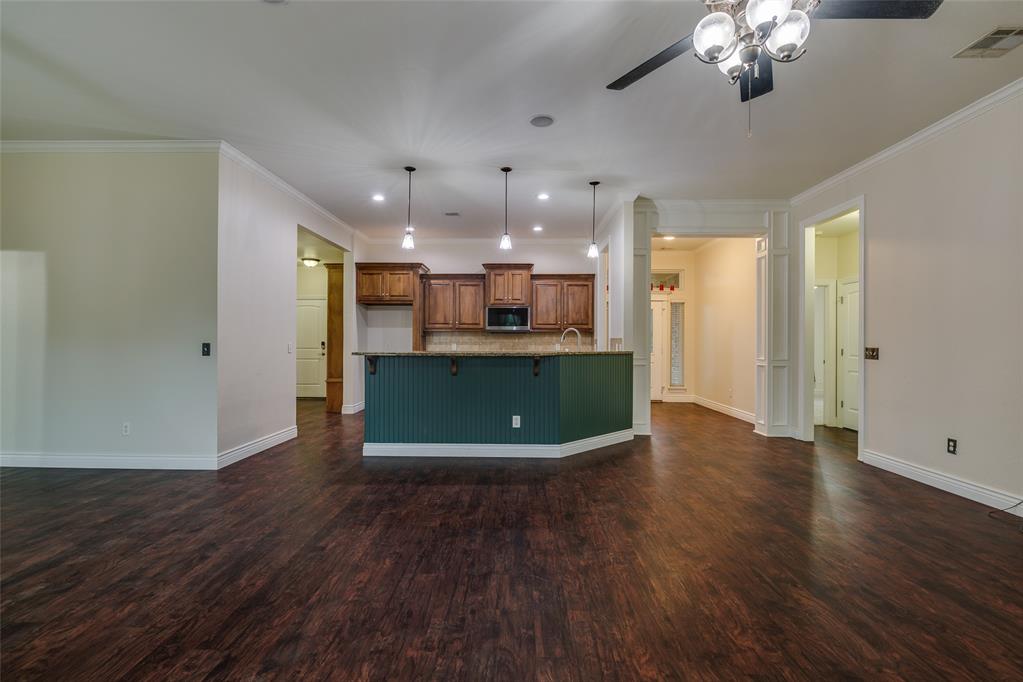 16412 Old Oak Drive Property Photo 9