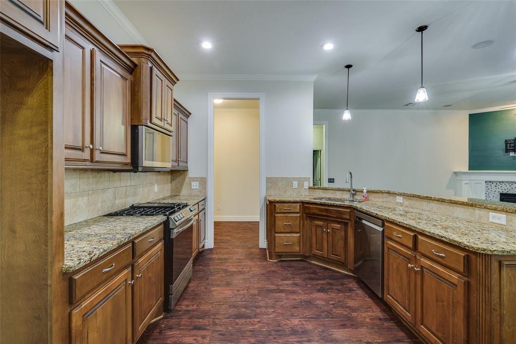 16412 Old Oak Drive Property Photo 14