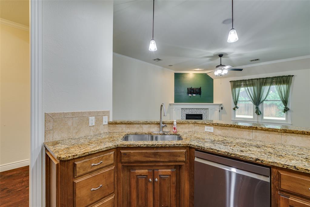 16412 Old Oak Drive Property Photo 17