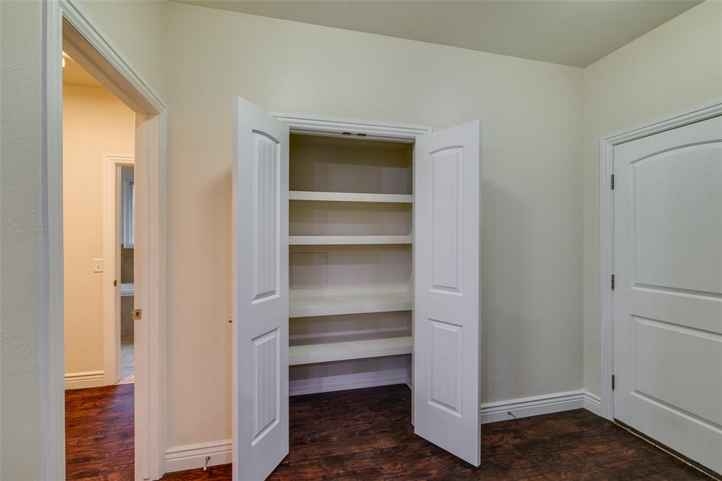 16412 Old Oak Drive Property Photo 20