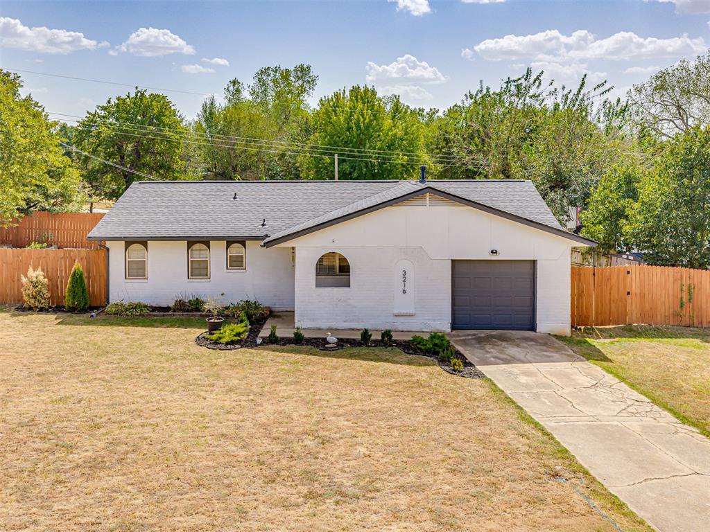 3216 E Noble Drive Property Photo 1