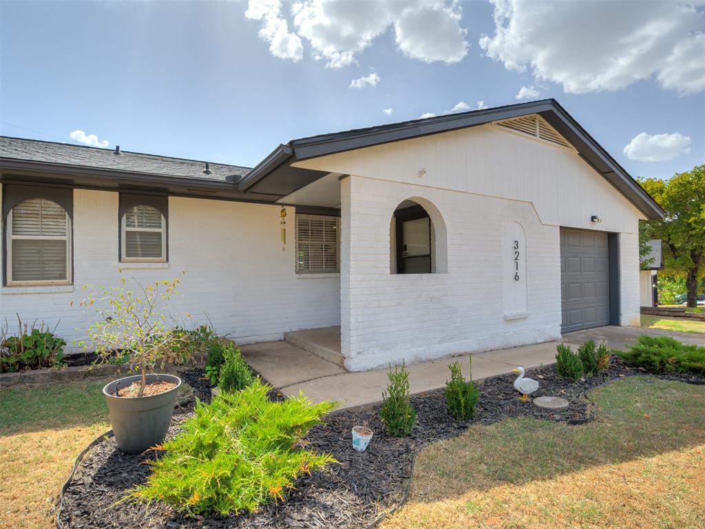 3216 E Noble Drive Property Photo 2