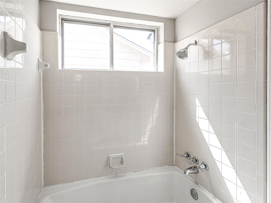 601 Crown Drive Property Photo 24