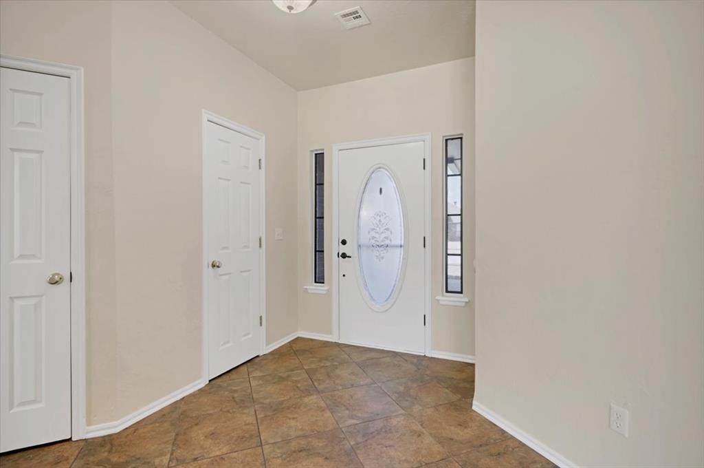 808 W Vickery Avenue Property Photo 4