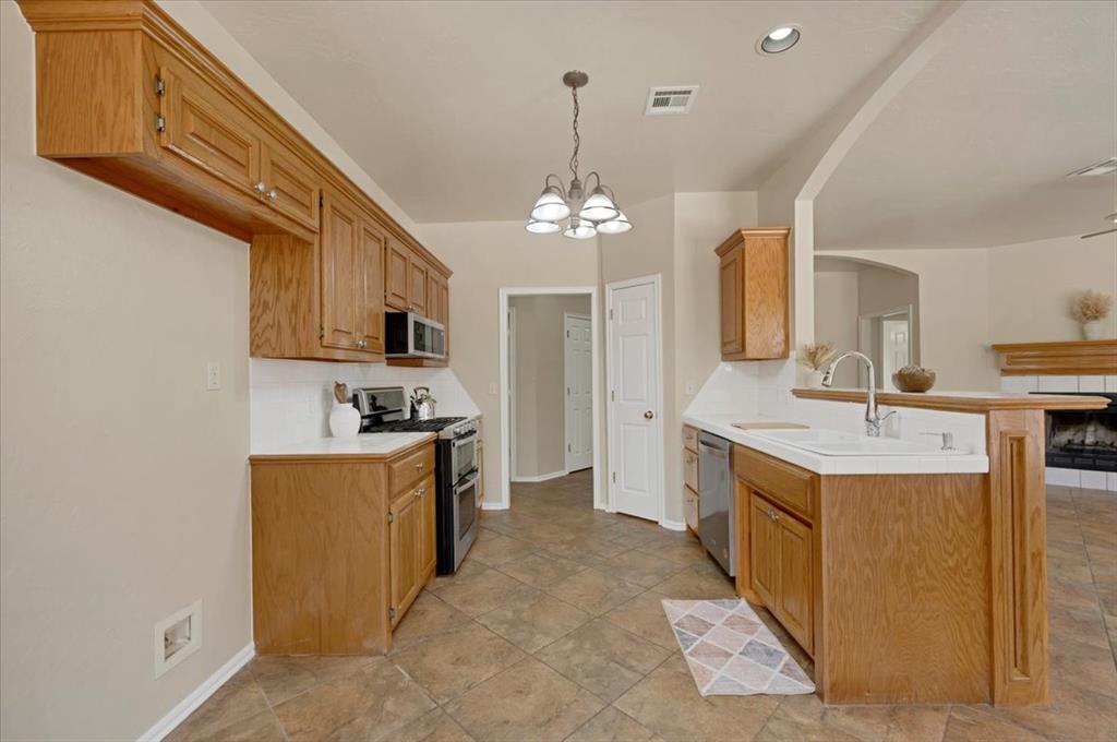808 W Vickery Avenue Property Photo 9