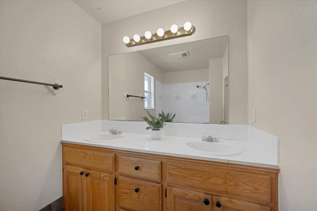 808 W Vickery Avenue Property Photo 24