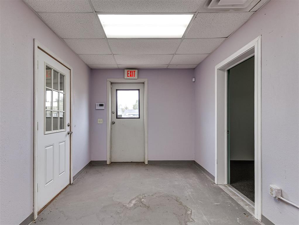 220 N Crawford Avenue Property Photo 8
