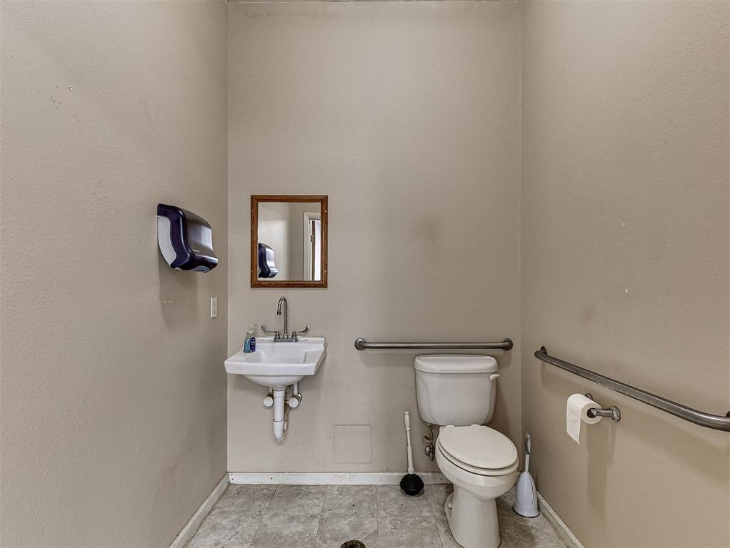 220 N Crawford Avenue Property Photo 12